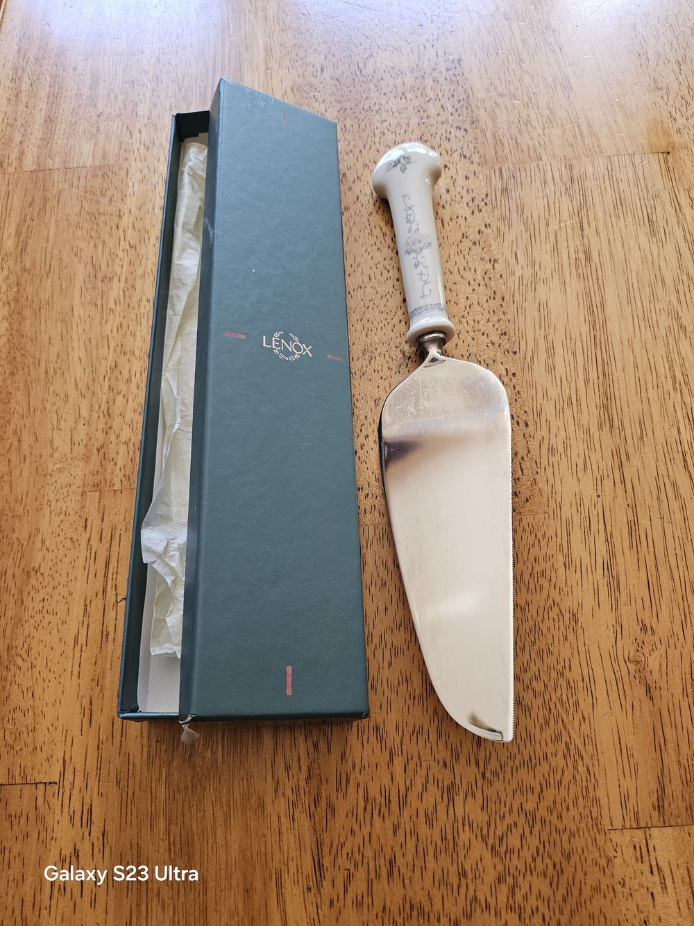 Vintage Lenox White Floral Porcelain Handle Cake Server
